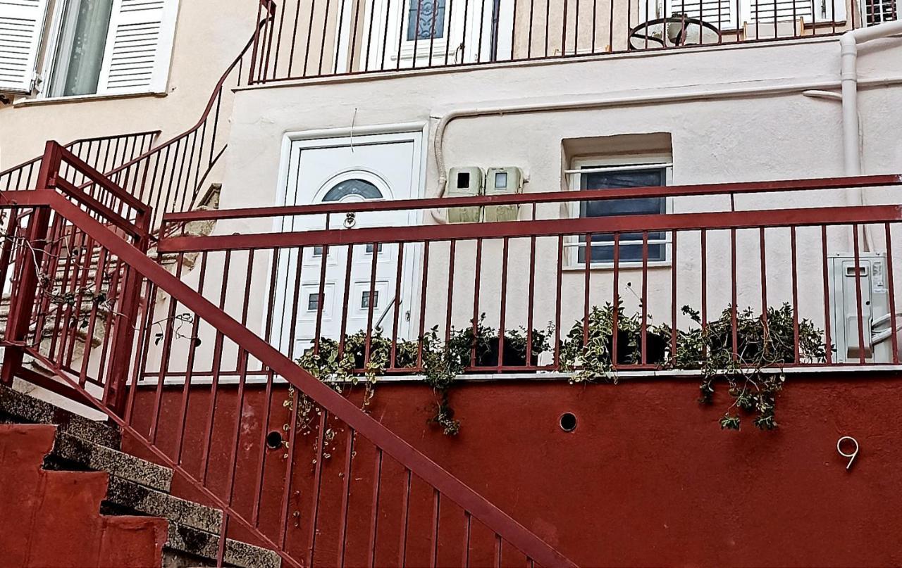 Athina'S Little Apartment Tesalonika Bagian luar foto