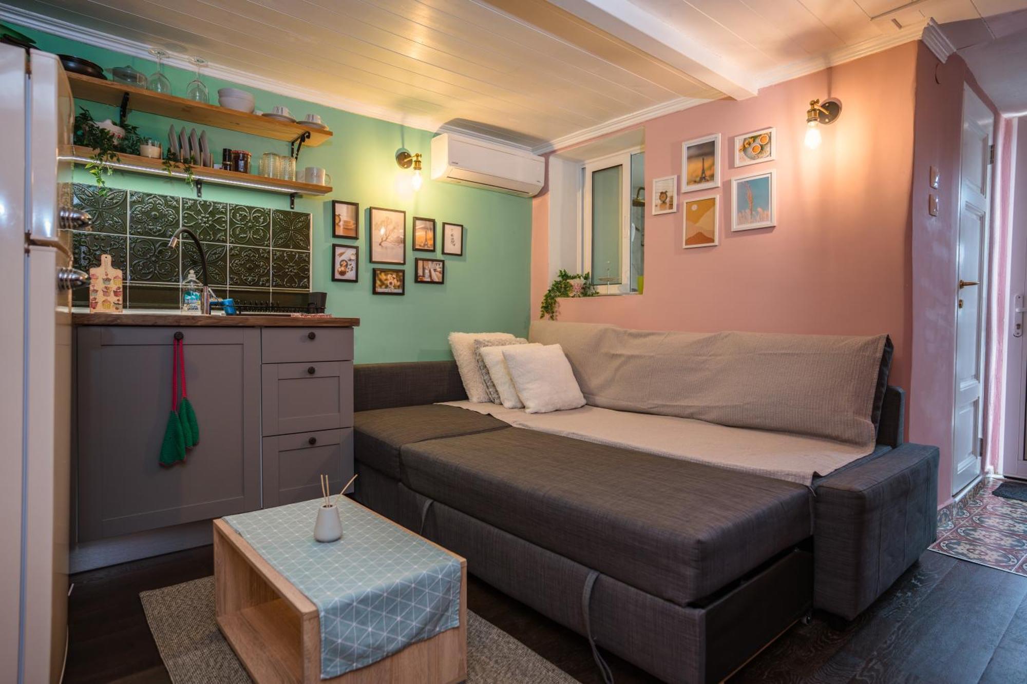 Athina'S Little Apartment Tesalonika Bagian luar foto