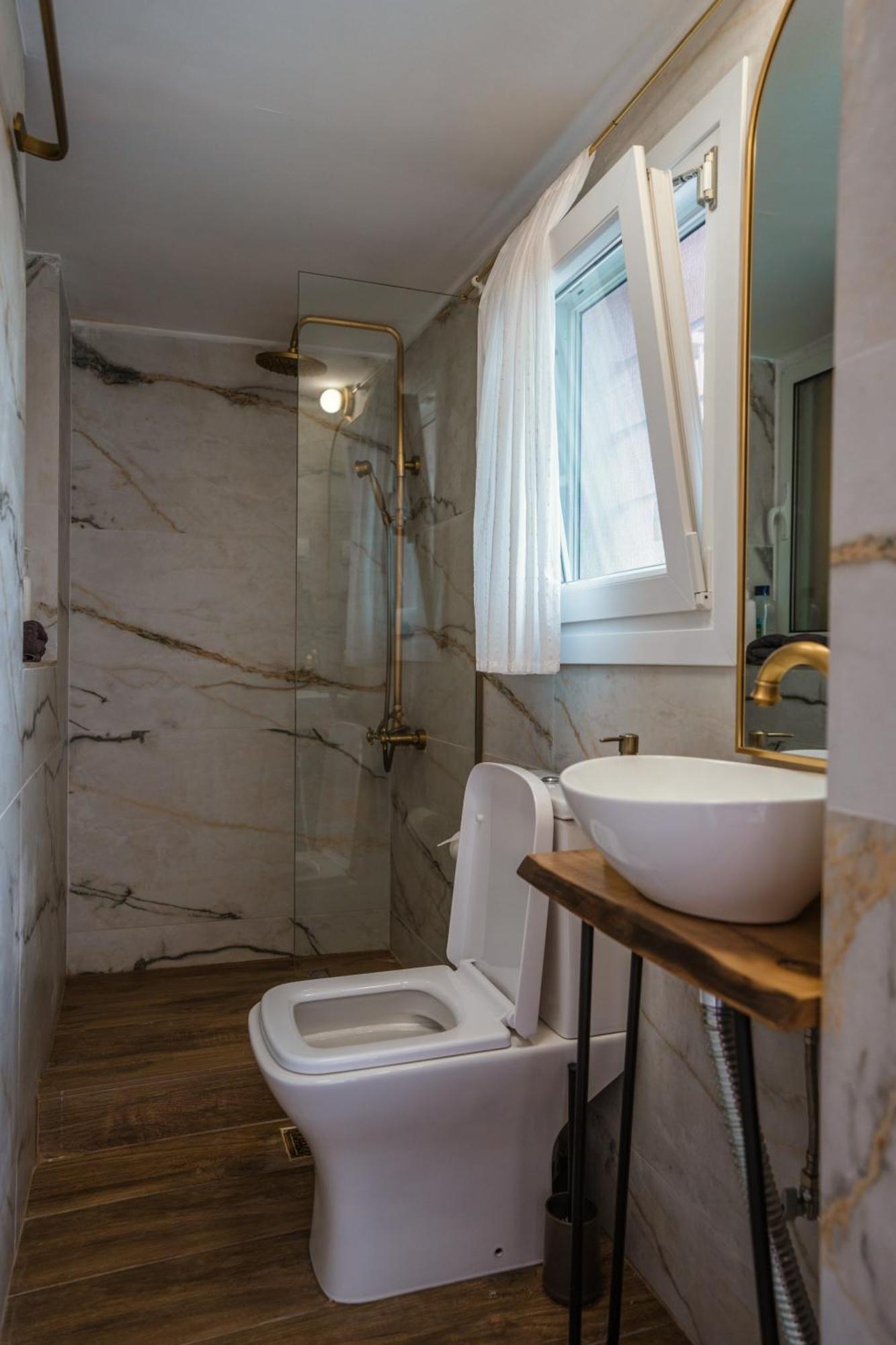 Athina'S Little Apartment Tesalonika Bagian luar foto